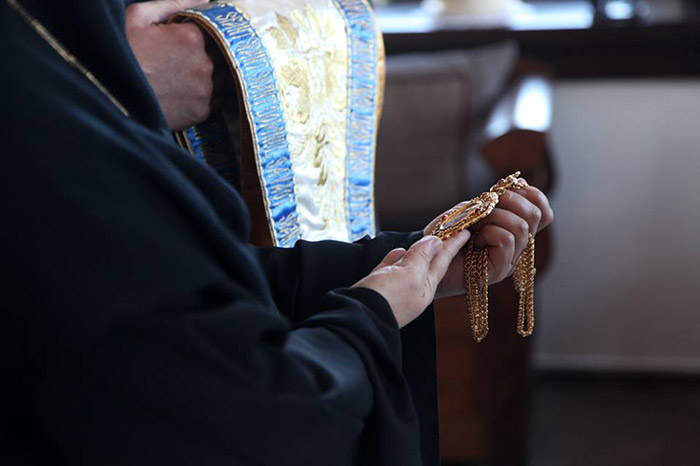Богослужебное облачение Блаженнейшего Митрополита Владимира передано в женский монастырь  иконы  "Отрада и утешение" 